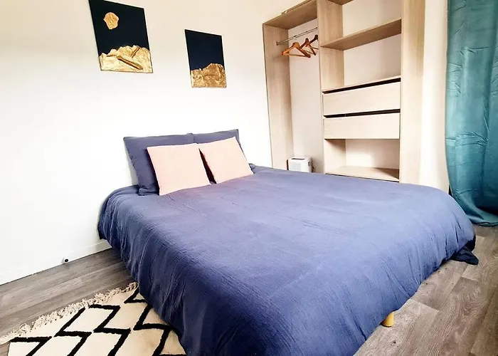 Chic Et Elegant, Parking Wifi Apartment Evreux